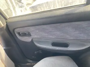 Foto de GUARNECIDO PUERTA TRASERA DERECHA NISSAN ALMERA (N15) 2.0 Diesel (75 CV / 55 KW)