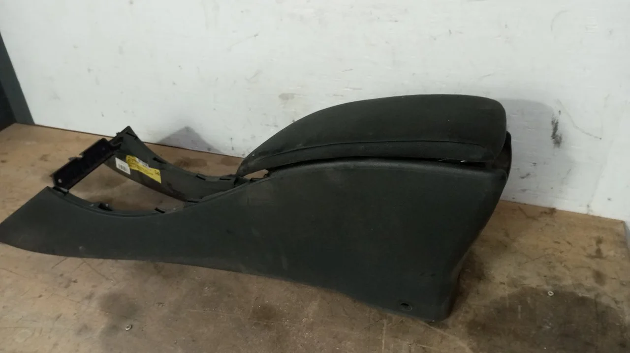 Foto de CONSOLA CENTRAL RENAULT LAGUNA II (BG0) 1.9 dCi Diesel FAP CAT (110 CV / 81 KW) referencia 8200398490