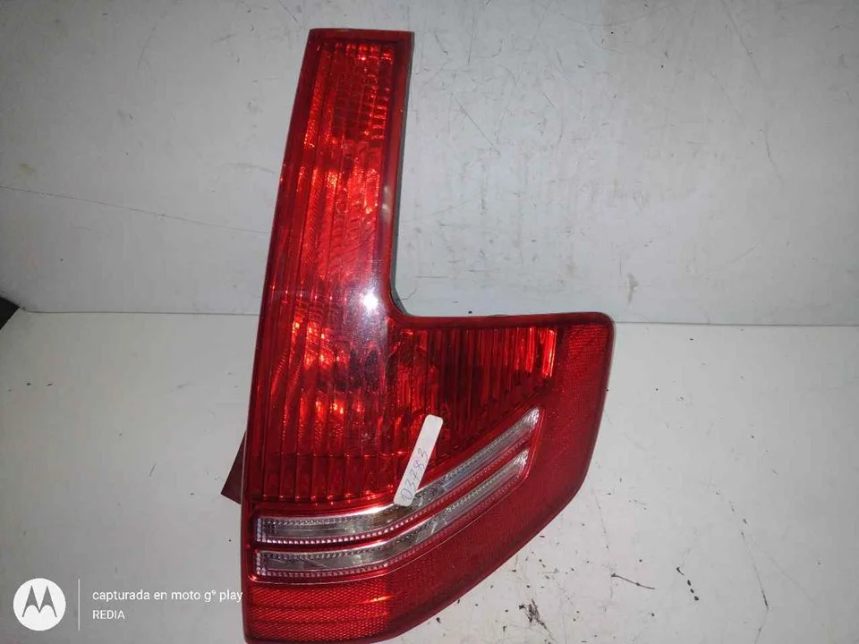Foto de PILOTO TRASERO DERECHO CITROEN C4 BERLINA 1.6 HDi CAT (9HY / DV6TED4) (109 CV / 80 KW) referencia 9655863980