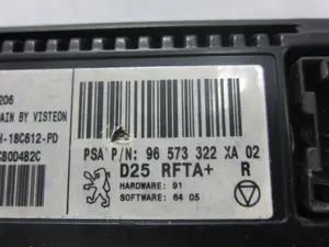 Foto de MANDO MULTIFUNCION PEUGEOT 307 (S1)(04.2001) 1.4 HDi (68 CV / 50 KW) referencia 96573322XA foto 4