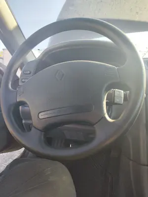 Foto de VOLANTE RENAULT LAGUNA (B56) 2.0 (113 CV / 83 KW) foto 2