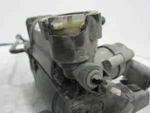 Foto de BOMBA SUSPENSION MERCEDES-BENZ CLASE S (BM 220) BERLINA 5.0 V8 24V CAT (306 CV / 225 KW) referencia 211320030401 foto 2