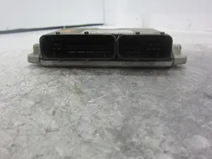 Foto de CENTRALITA MOTOR UCE VOLKSWAGEN POLO IV (9N3) 1.4 FSI (86 CV / 63 KW) referencia 036906034KA foto 2