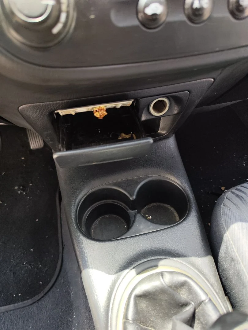 Foto de CENICERO HONDA CIVIC AERODECK (MB/MC) 1.6 CAT (D 16 B 2) (116 CV / 85 KW)