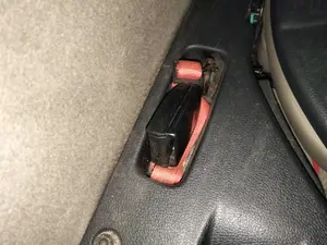Foto de ENGANCHE CINTURON TRASERO DERECHO RENAULT SCENIC II (JM)