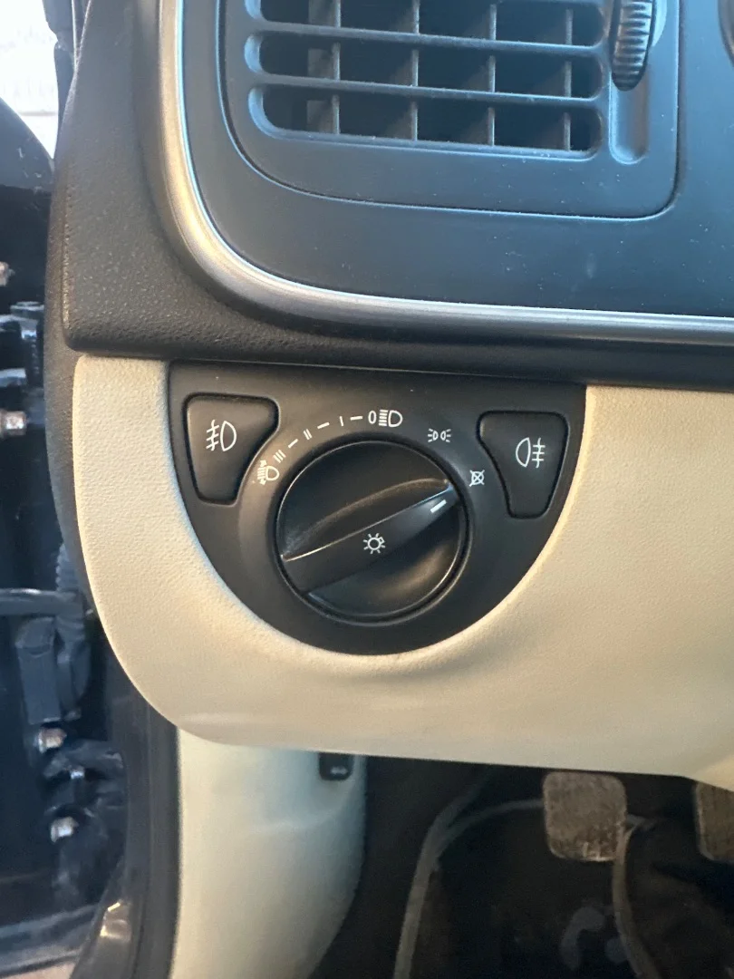 Foto de MANDO LUCES SAAB 9-3 BERLINA 1.9 TiD CAT (150 CV / 110 KW)