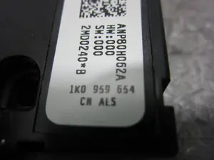 Foto de SENSOR ANGULO DE GIRO SEAT LEON (1P1) 1.9 TDI (105 CV / 77 KW) referencia 1K0959654 foto 4