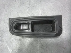Foto de MANDO ELEVALUNAS DELANTERO DERECHO PORSCHE CAYENNE (TIPO 92A) 3.6 CAT (299 CV / 220 KW) referencia 7P5857858R foto 1