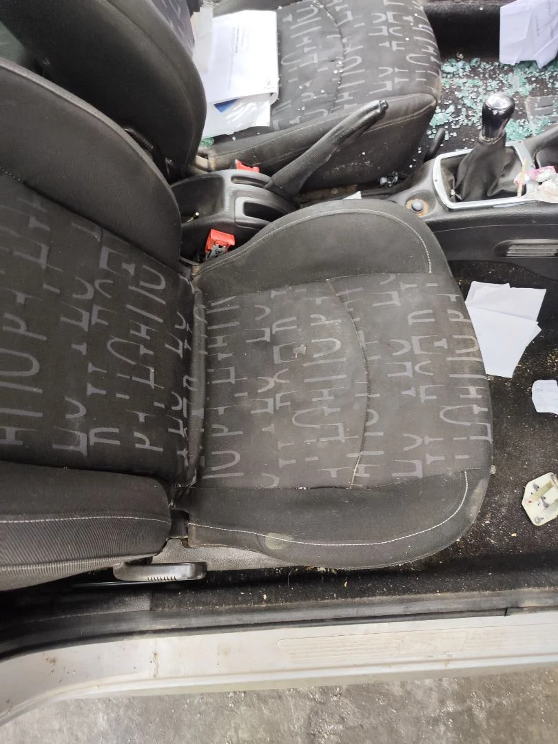 Foto de ASIENTO DELANTERO DERECHO PEUGEOT 206 1.6 16V CAT (109 CV / 80 KW)
