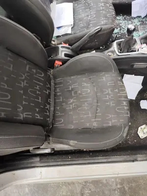 Foto de ASIENTO DELANTERO DERECHO PEUGEOT 206 1.6 16V CAT (109 CV / 80 KW)