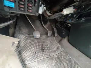 Foto de PEDAL EMBRAGUE NISSAN MAXIMA QX (A32) 2.0 V6 24V CAT (140 CV / 103 KW)