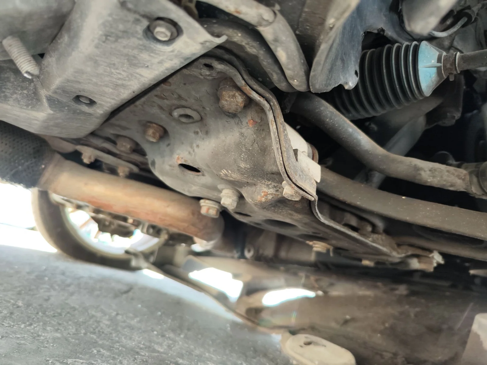 Foto de EJE DELANTERO / CUNA MOTOR ALFA ROMEO 156 SPORTWAGON 2.4 JTD CAT (175 CV / 129 KW) referencia 51748952