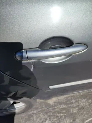 Foto de MANETA EXTERIOR TRASERA DERECHA RENAULT MEGANE II BERLINA 5P 1.5 dCi Diesel (101 CV / 74 KW) referencia 7701474438
