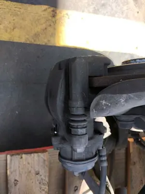 Foto de PINZA DE FRENO TRASERA IZQUIERDA AUDI A5 COUPE (F53) 2.0 16V TDI (190 CV / 140 KW) foto 4