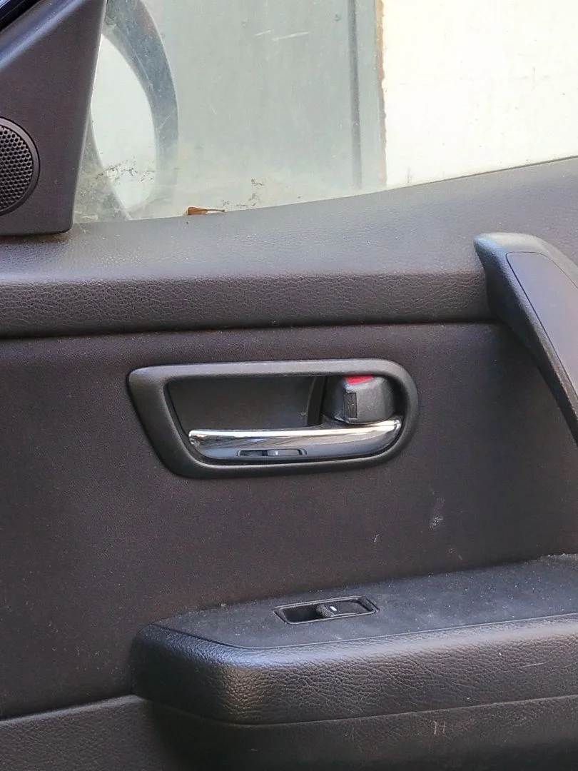 Foto de MANETA INTERIOR DELANTERA DERECHA MAZDA 6 BERLINA (GH) 2.2 Turbodiesel CAT (163 CV / 120 KW) referencia GDK4-58-330 FKZ