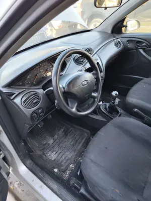 Foto de SALPICADERO FORD FOCUS FAMILIAR (CAK) 1.8 16V CAT (116 CV / 85 KW) referencia 1334056 foto 2