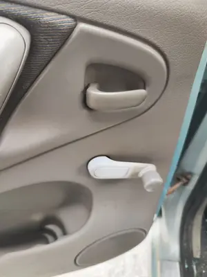 Foto de MANETA INTERIOR TRASERA IZQUIERDA CITROEN XSARA PICASSO 2.0 HDi CAT (RHY / DW10TD) (90 CV / 66 KW)