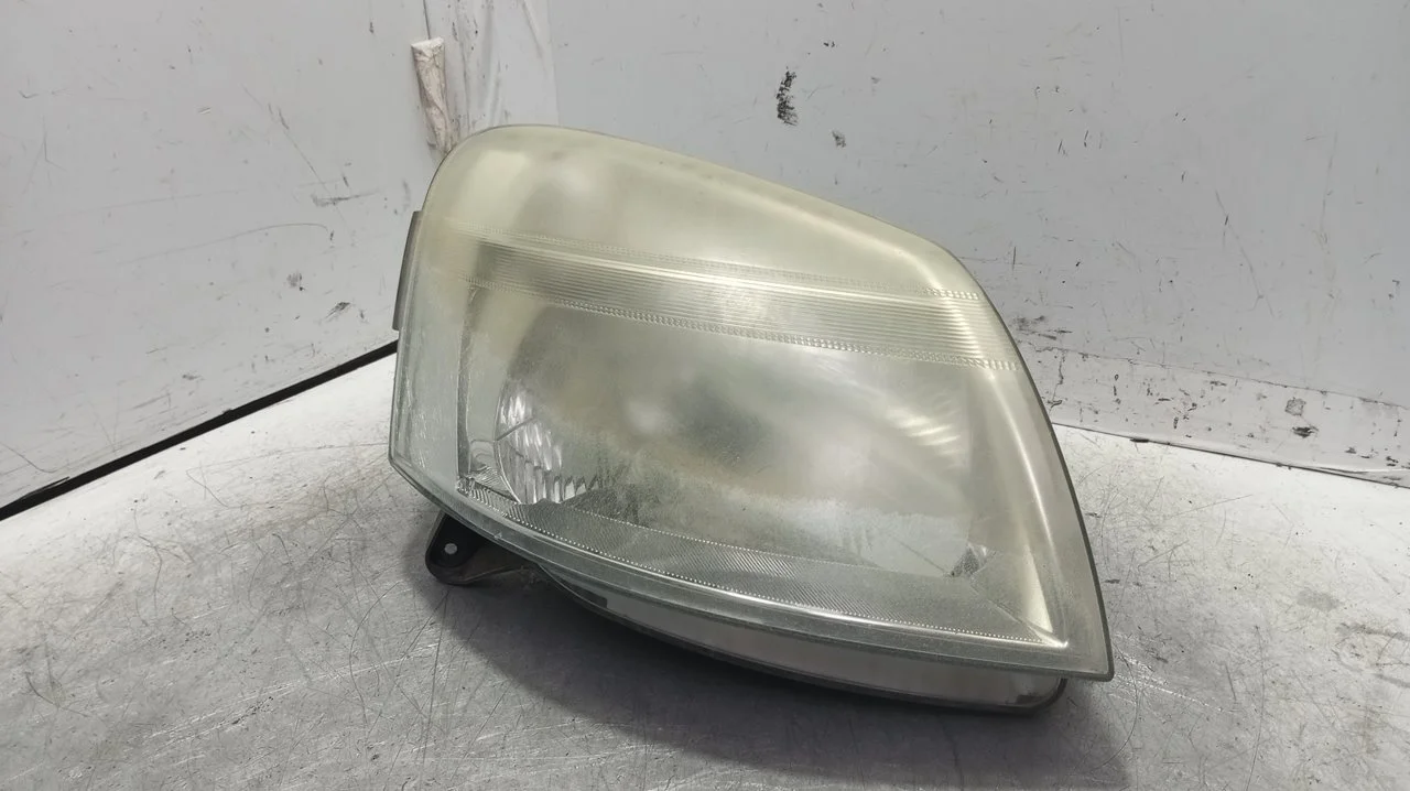 Foto de FARO DERECHO PEUGEOT PARTNER (S2) 1.9 Diesel (69 CV / 51 KW) referencia 9644150880