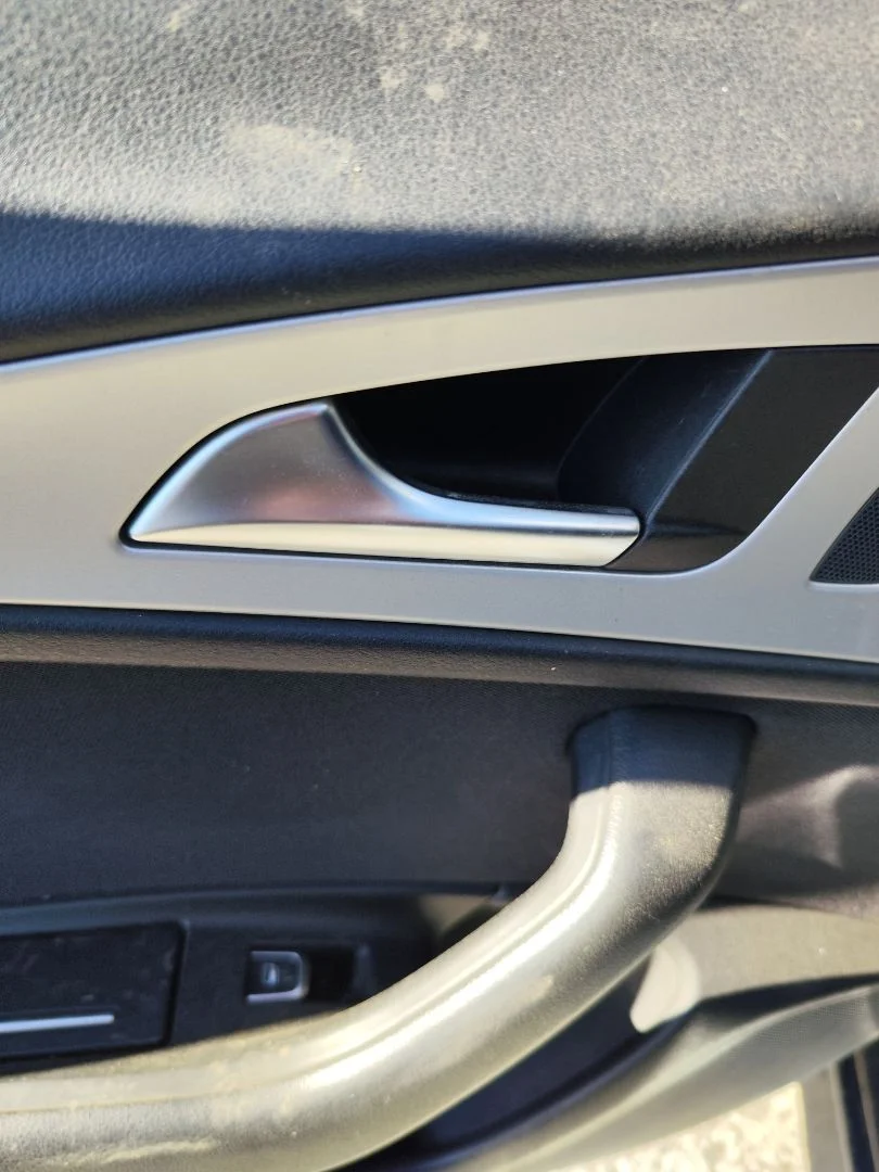 Foto de MANETA INTERIOR TRASERA IZQUIERDA AUDI A6 AVANT (4GD) 2.0 16V TDI (190 CV / 140 KW) referencia 4G0839019