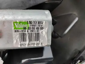 Foto de MOTOR LIMPIA TRASERO PEUGEOT 206 + 1.1 (60 CV / 44 KW) referencia 53017812 foto 2