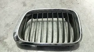Foto de REJILLA DELANTERA BMW SERIE 3 BERLINA (E46) 2.0 16V Diesel CAT (136 CV / 100 KW) referencia 511381950550