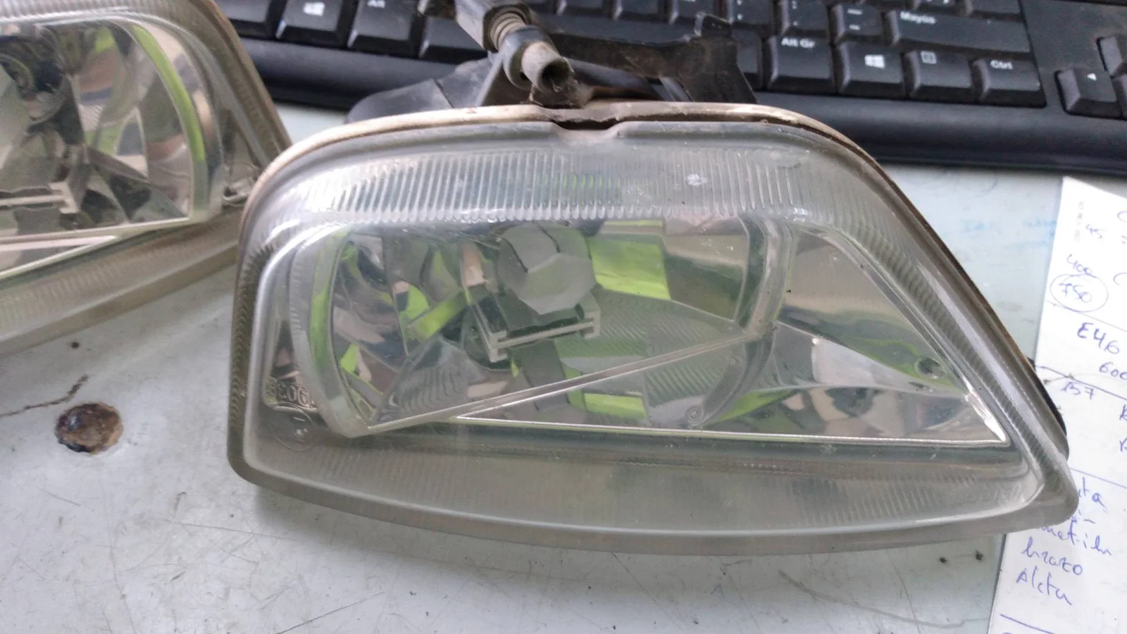 Foto de FARO ANTINIEBLA DERECHO FORD FOCUS BERLINA (CAK) 1.8 16V CAT (116 CV / 85 KW) referencia 2M5115201AG
