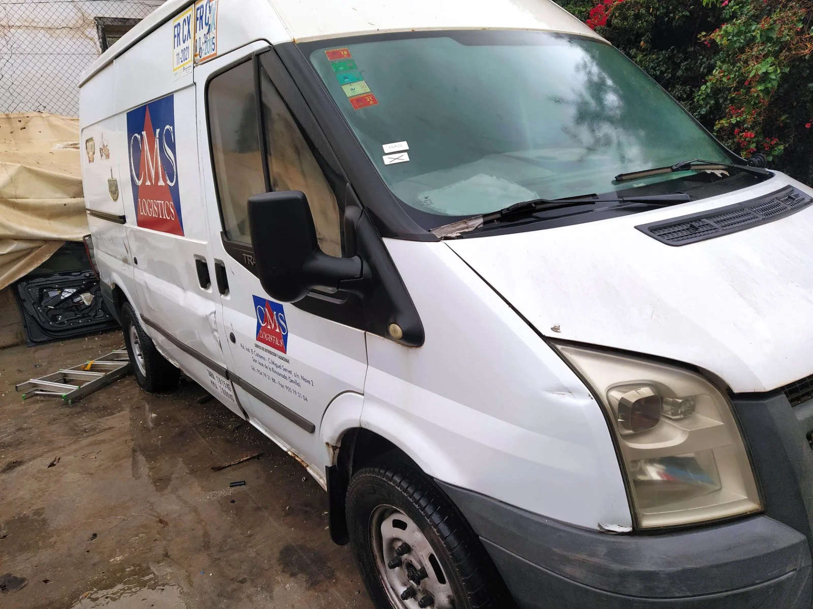 Foto de FARO DERECHO FORD TRANSIT FURGÓN (TT9) 2.4 TDCi CAT (101 CV / 74 KW)