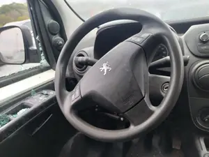 Foto de MANDO RETROVISOR PEUGEOT BIPPER TEPEE 1.3 16V HDi FAP (75 CV / 55 KW)