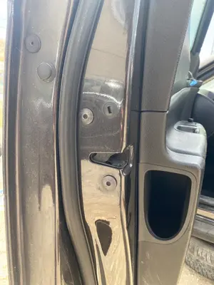 Foto de CERRADURA PUERTA DELANTERA IZQUIERDA VOLKSWAGEN PASSAT VARIANT (3C5) 2.0 TDI DPF (170 CV / 125 KW) referencia 3C1837015B