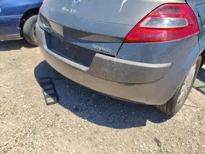 Foto de PARAGOLPES TRASERO RENAULT MEGANE II BERLINA 5P 1.4 16V (98 CV / 72 KW) referencia 850108566R