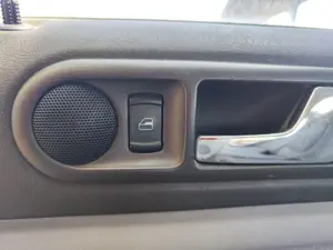 Foto de MANDO ELEVALUNAS TRASERO DERECHO VOLKSWAGEN PASSAT BERLINA (3B2) 1.9 TDI (116 CV / 85 KW)