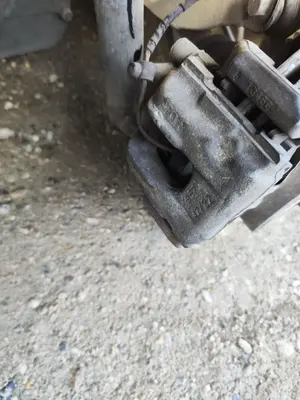 Foto de PINZA DE FRENO TRASERA DERECHA BMW SERIE X3 (E83) 2.0 16V Diesel CAT (150 CV / 110 KW)