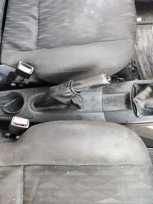 Foto de PALANCA FRENO FORD FOCUS FAMILIAR (CAK) 1.8 TDCi Turbodiesel CAT (116 CV / 85 KW)