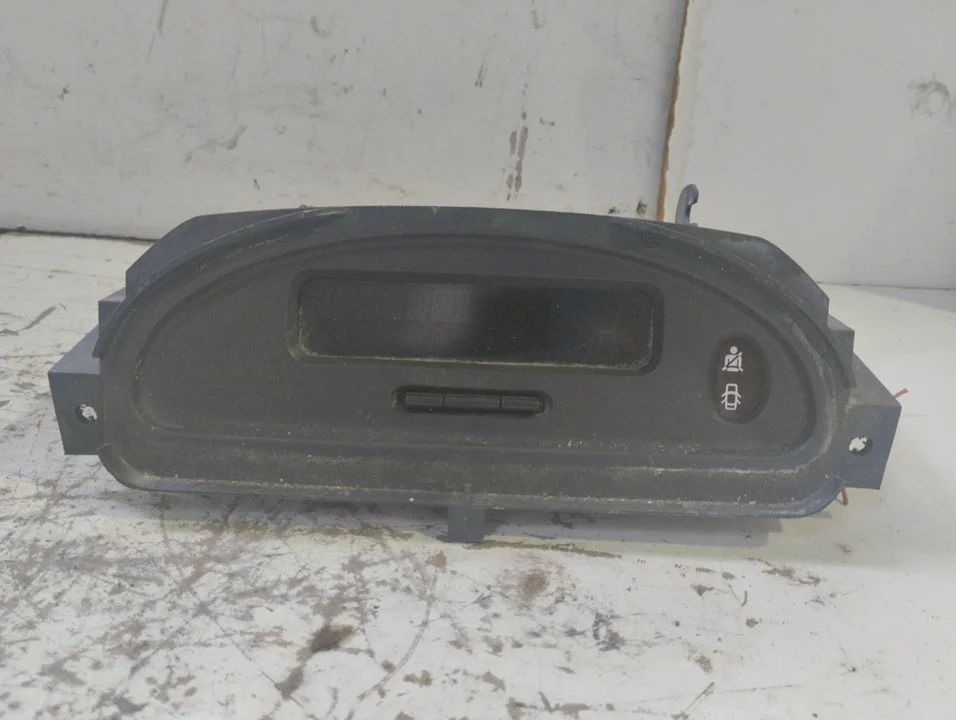 Foto de PANTALLA MULTIFUNCION RENAULT CLIO II FASE I (B/CB0) 1.2 (58 CV / 43 KW) referencia 7700428029