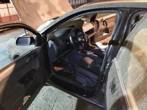 Foto de GOMAS CONTORNO PUERTA VOLKSWAGEN POLO IV (9N1)