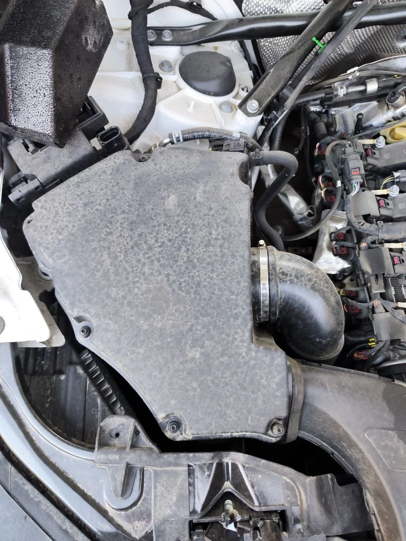 Foto de CAJA FILTRO AIRE AUDI Q5 FYG Híbrido 220 kW (2.0 Ltr. - 195 kW TFSI) (299 CV / 220 KW) referencia 80A133835A