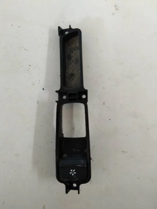 Foto de INTERRUPTOR RENAULT MEGANE IV BERLINA 5P referencia 283956707