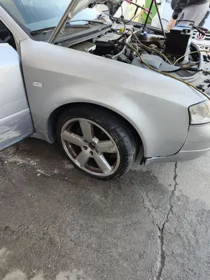Foto de ALETA DELANTERA DERECHA AUDI A6 BERLINA (4B2) 2.5 V6 24V TDI (150 CV / 110 KW)