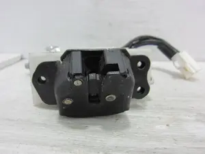 Foto de CERRADURA MALETERO / PORTON LEXUS RX 300 (MCU35) foto 2