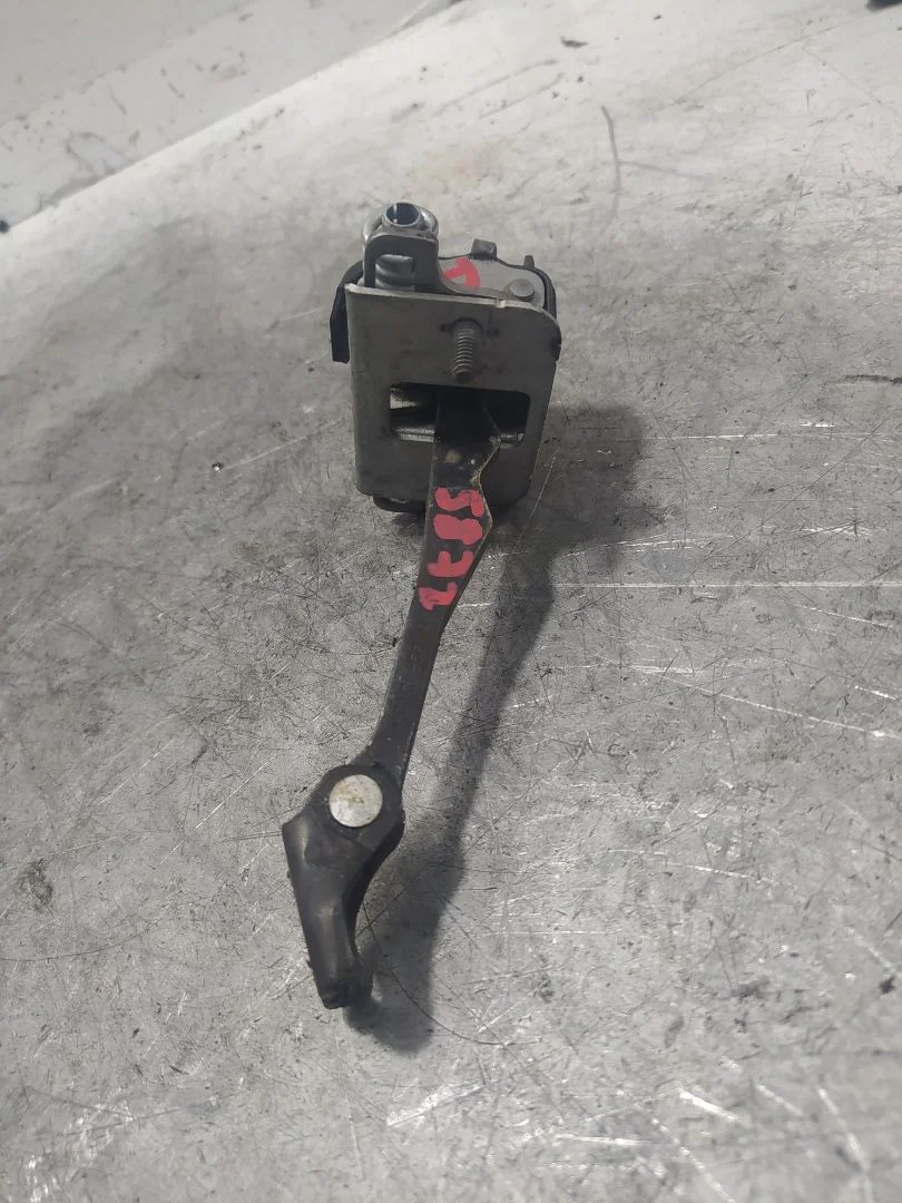 Foto de RETENEDOR PUERTA CITROEN C4 PICASSO 1.6 HDi FAP (112 CV / 82 KW) referencia MGIC858