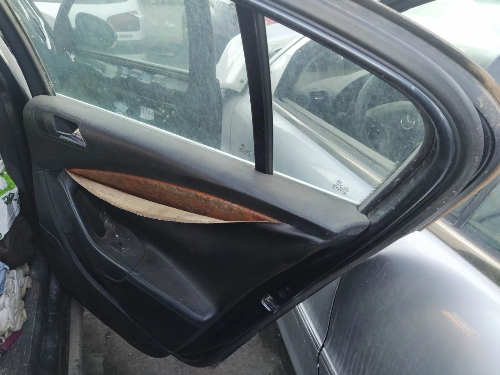 Foto de ELEVALUNAS TRASERO DERECHO VOLKSWAGEN PASSAT BERLINA (3C2) 2.0 TDI (140 CV / 103 KW) referencia 3C5839462J