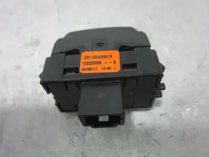 Foto de INTERRUPTOR DACIA DOKKER 1.5 dCi Diesel FAP CAT (90 CV / 66 KW) referencia 251454664R foto 4