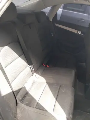 Foto de ASIENTO TRASERO MEDIO AUDI A4 BERLINA (8K2) 2.0 16V TDI (143 CV / 105 KW) foto 1