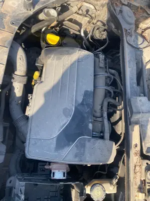 Foto de MOTOR COMPLETO RENAULT CLIO III 1.2 16V (75 CV / 55 KW) referencia 7701475951