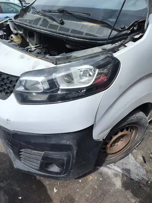Foto de FARO IZQUIERDO FIAT SCUDO (506) FURGON 1.5 (100 CV / 75 KW) referencia 9808567780