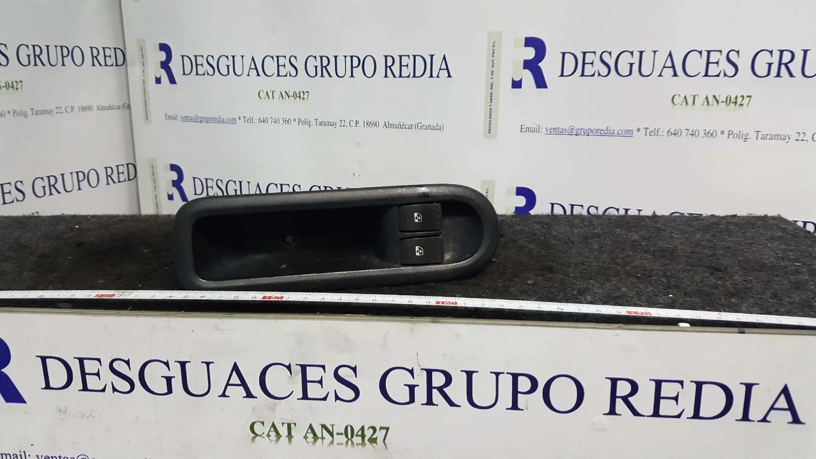 Foto de MANDO ELEVALUNAS DELANTERO IZQUIERDO RENAULT CLIO III referencia 8200356513