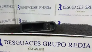 Foto de MANDO ELEVALUNAS DELANTERO IZQUIERDO RENAULT CLIO III referencia 8200356513