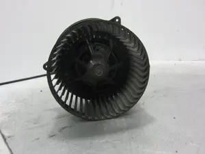 Foto de MOTOR CALEFACCION FORD FOCUS BERLINA (CAK) 1.6 16V CAT (101 CV / 74 KW) referencia XS4H18456AC foto 4