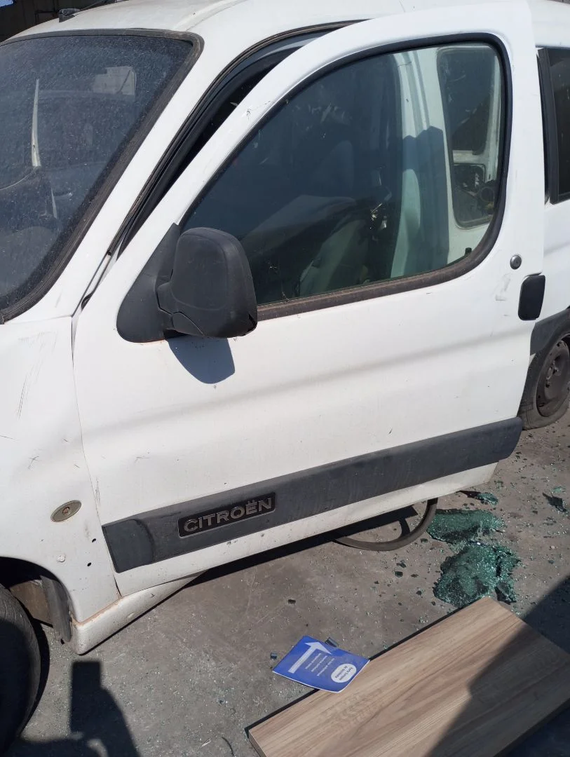 Foto de PUERTA DELANTERA IZQUIERDA CITROEN BERLINGO 1.9 Diesel (69 CV / 51 KW) referencia 9839318280