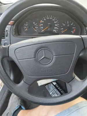 Foto de AIRBAG DELANTERO IZQUIERDO MERCEDES-BENZ CLASE E (BM 210) BERLINA 3.0 Diesel CAT (136 CV / 100 KW) referencia A140460279864 9B51